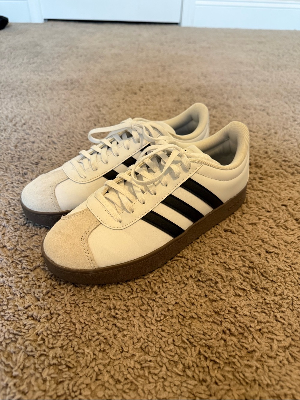 Adidas Low-Top Sneakers
